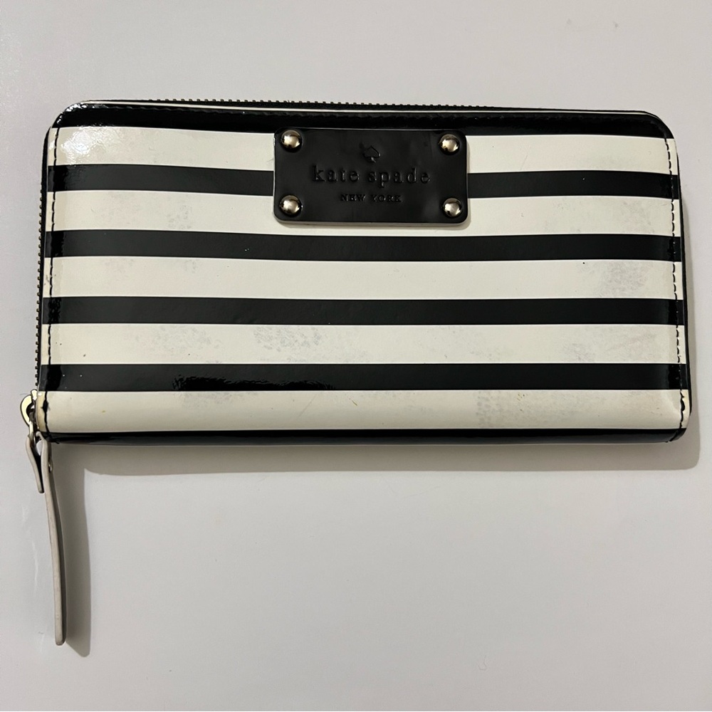 KATE SPADE NEW YORK Neda Zip Around Wallet Black/Cream Striped 7” x 4” x 1”